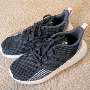 adidas questar flow women’s sneakers Size 7